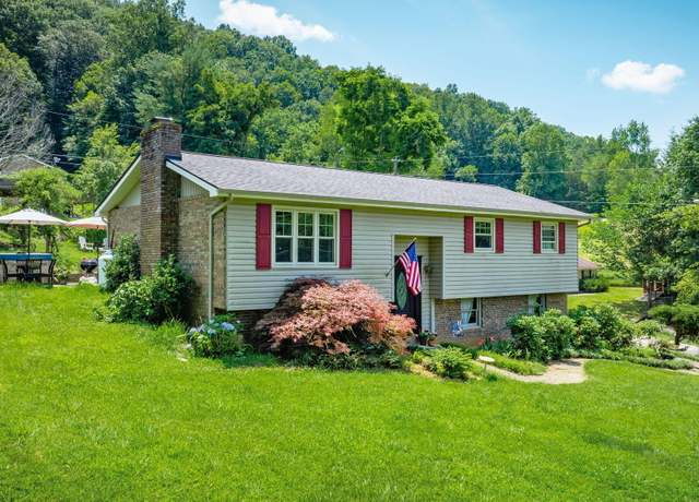 Property at 1049 Cooks Valley Rd, Kingsport, TN 37664, 3 beds, 2.5 baths
