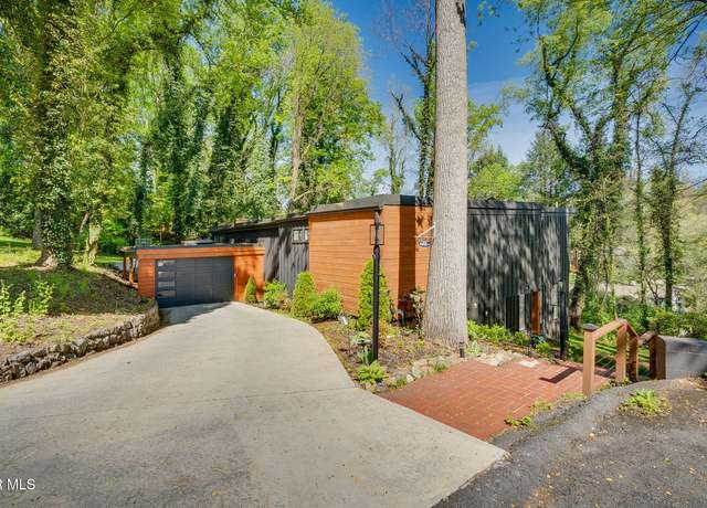 Property at 170 Cedar Ln, Bristol, VA 24201, 5 beds, 3.5 baths