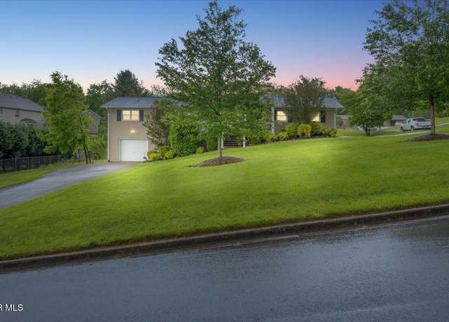 Property at 8 Lambeth Ct, Johnson City, TN 37601, 3 beds, 3 baths