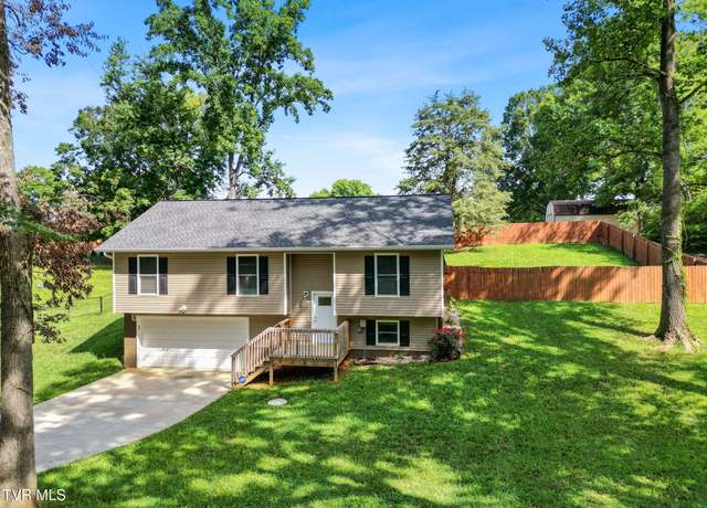 Property at 135 Woodcrest Dr, Greeneville, TN 37745, 3 beds, 2.5 baths
