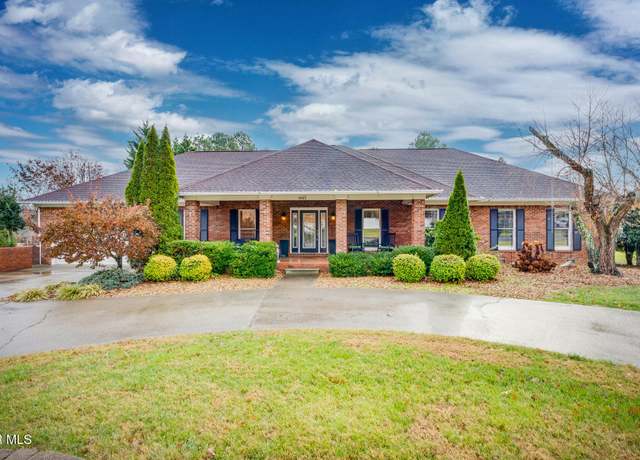 Property at 1053 Rotherwood Dr, Kingsport, TN 37660, 4 beds, 4.5 baths