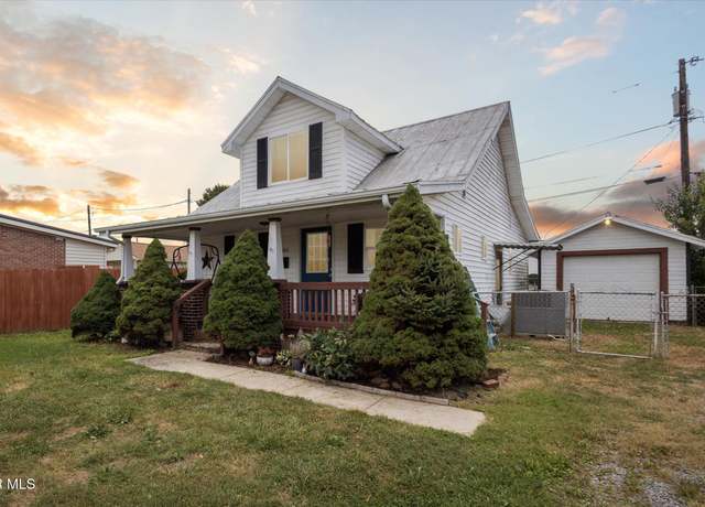 Property at 1261 Chestnut St, Kingsport, TN 37664, 4 beds, 2 baths