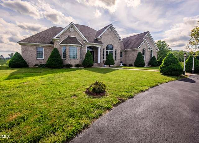 Property at 1738 Harbin Hill Rd, Mountain City, TN 37683, 3 beds, 4.5 baths