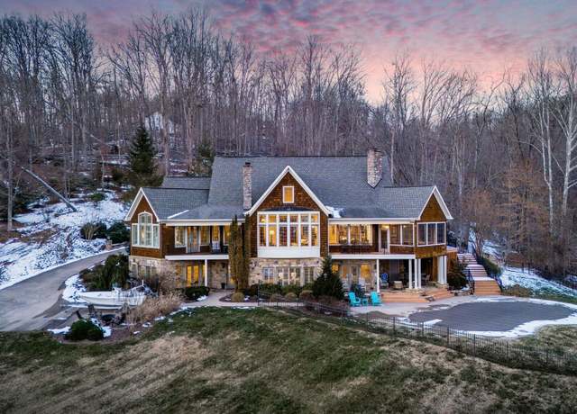 Property at 220 Trinity Ridge Dr, Gate City, VA 24251, 4 beds, 4 baths