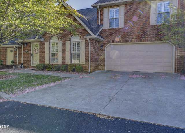 Property at 404 Mountain View Rd #402, Johnson City, TN 37601, 4 beds, 3.5 baths