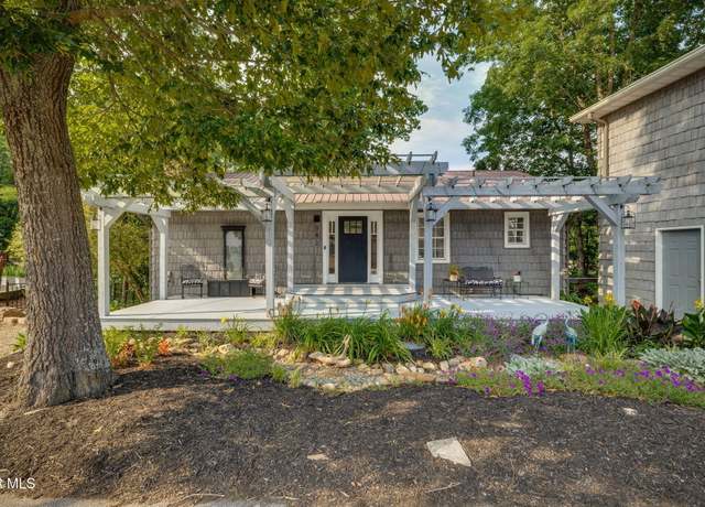 Property at 142 Lake Haven Dr, Johnson City, TN 37615, 3 beds, 3.5 baths