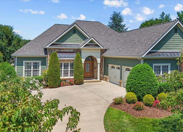 Property at 1839 Villa Ct, Johnson City, TN 37615, 4 beds, 4 baths