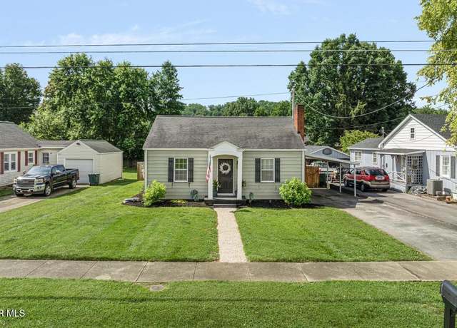 Property at 310 E St, Elizabethton, TN 37643, 3 beds, 2 baths