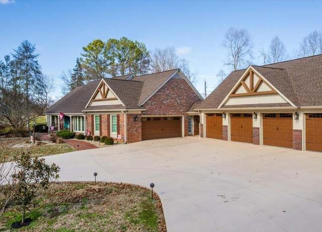 Property at 61 Fairway Dr, Bristol, TN 37620, 5 beds, 6 baths