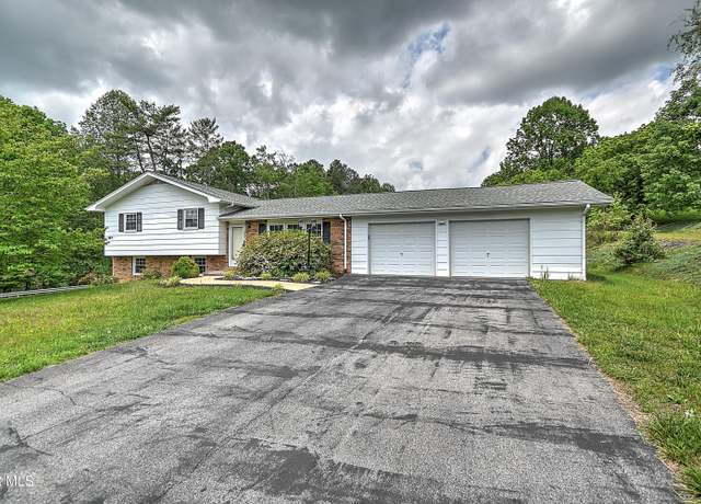 Property at 205 Clear Branch Cir, Blountville, TN 37617, 3 beds, 2 baths