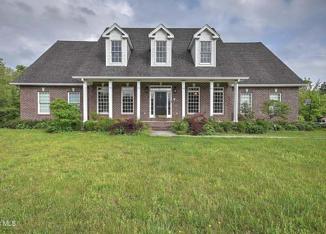 Property at 2041 King College Rd, Bristol, TN 37620, 6 beds, 3.5 baths