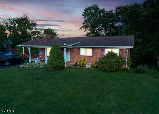 Property at 16319 Mary St, Abingdon, VA 24210, 4 beds, 1.5 baths