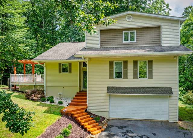 Property at 312 Sourwood Hills Rd, Bristol, TN 37620, 4 beds, 3 baths