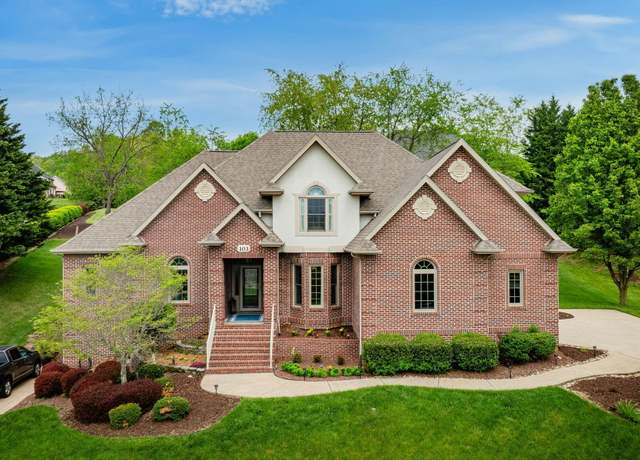 Property at 103 Countryside Dr, Johnson City, TN 37604, 4 beds, 4.5 baths