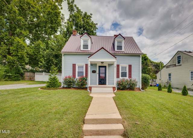 Property at 605 Myrtle St, Kingsport, TN 37660, 3 beds, 2 baths