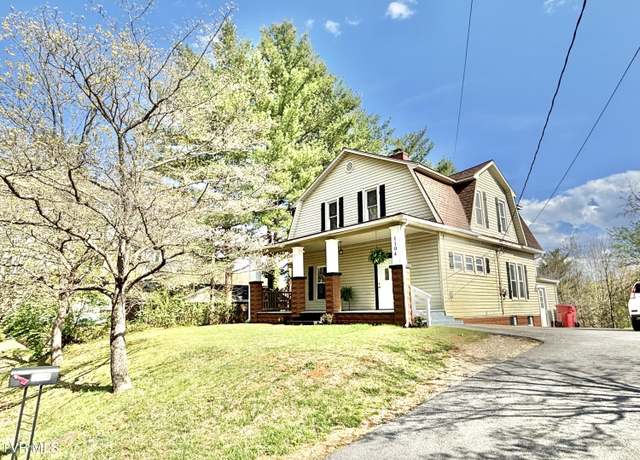 Property at 1104 King Springs Rd, Johnson City, TN 37601, 4 beds, 2 baths