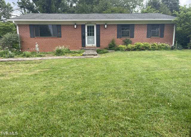 Property at 2709 Oak Cliff Ct, Johnson City, TN 37601, 3 beds, 1.5 baths