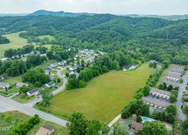 Property at 2898 Watauga Rd, Johnson City, TN 37601, 4 beds, 2.5 baths