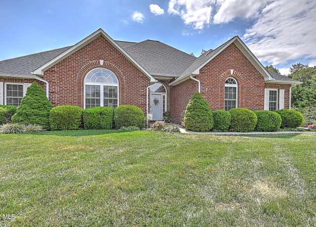 Property at 35 Chase Ct, Greeneville, TN 37745, 5 beds, 3 baths