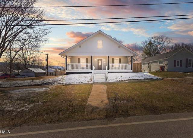 Property at 607 Oakland Ave, Johnson City, TN 37601, 4 beds, 3 baths
