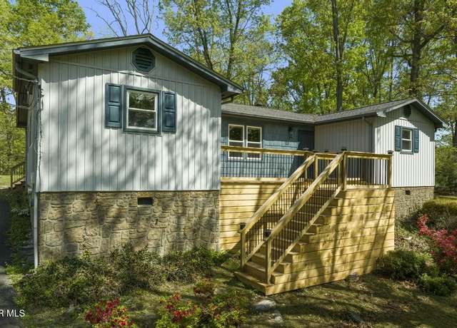 Property at 113 Constitution Ave, Elizabethton, TN 37643, 3 beds, 2 baths