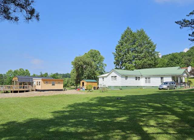 Property at 2821 Egan Rd, Big Stone Gap, VA 24219, 3 beds, 2 baths
