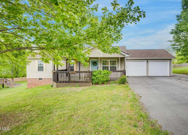Property at 111 Glen Ayre Dr, Johnson City, TN 37615, 3 beds, 2 baths