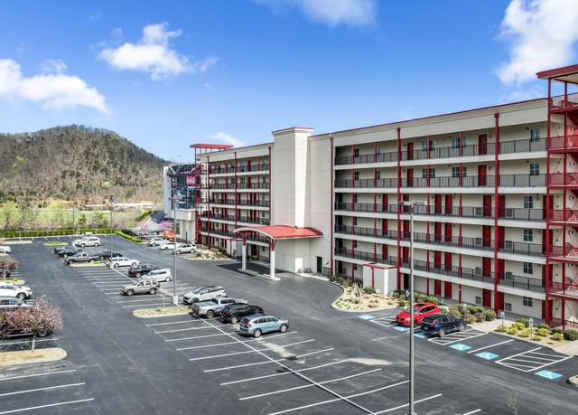 Property at 210 Raceday Center Dr #1304, Bristol, TN 37620, 2 beds, 2 baths