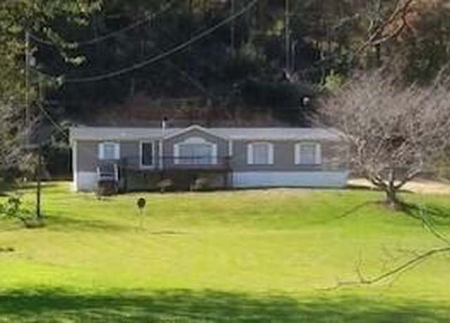 Property at 9823 Hollyfield Rd, Pound, VA 24279, 3 beds, 2 baths