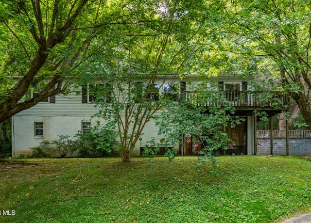 Property at 142 Parker St, Erwin, TN 37650, 5 beds, 2.5 baths