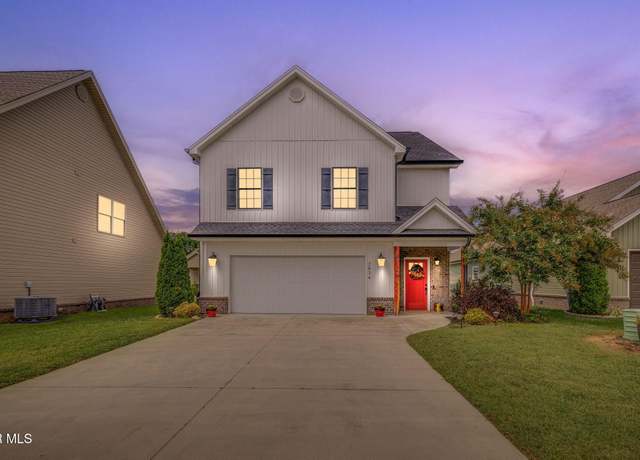 Property at 2834 Mccoy St, Kingsport, TN 37664, 3 beds, 2.5 baths