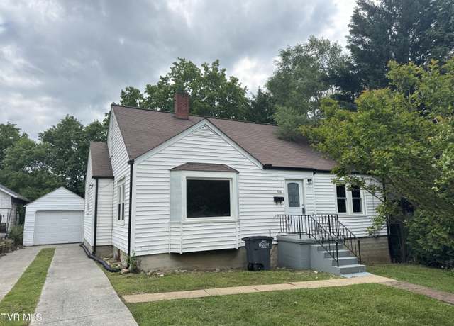 Property at 521 Elmwood Ave, Kingsport, TN 37660, 4 beds, 3 baths