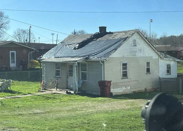 Property at 107 Bettie St, Johnson City, TN 37601, 2 beds, 1 bath
