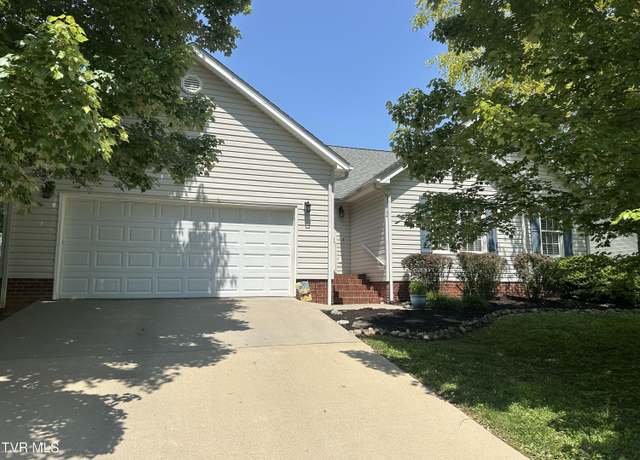 Property at 104 Wyntuck Ln, Johnson City, TN 37615, 3 beds, 2 baths