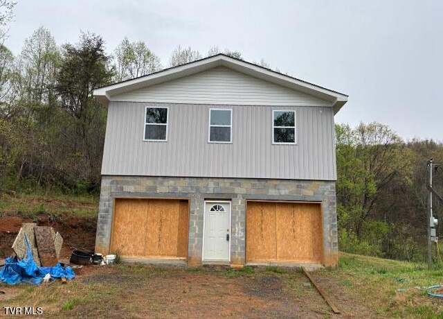Property at 2437 Carters Valley Rd, Surgoinsville, TN 37873, 2 beds, 2 baths
