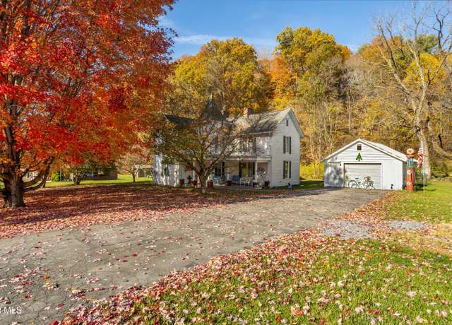 Property at 21786 Monroe Rd, Damascus, VA 24236, 4 beds, 3 baths