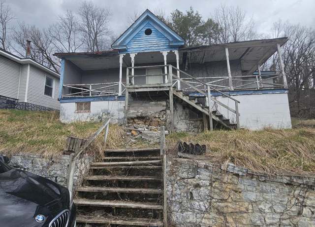 Property at 114 Meredith St, Bluefield, VA 24605, 3 beds, 1 bath