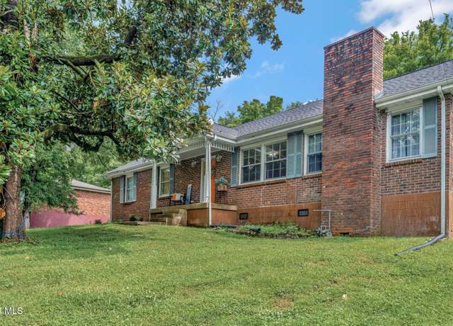 Property at 157 Robinhood Cir, Hendersonville, TN 37075, 4 beds, 2 baths