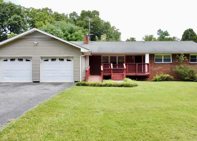Property at 158 Taylortown Rd, Johnson City, TN 37601, 4 beds, 2.5 baths
