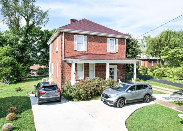Property at 402 Irish St, Greeneville, TN 37743, 4 beds, 3 baths