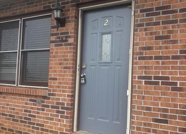 Property at 182 Oakcrest Cir #2, Bristol, VA 24201, 2 beds, 1.5 baths