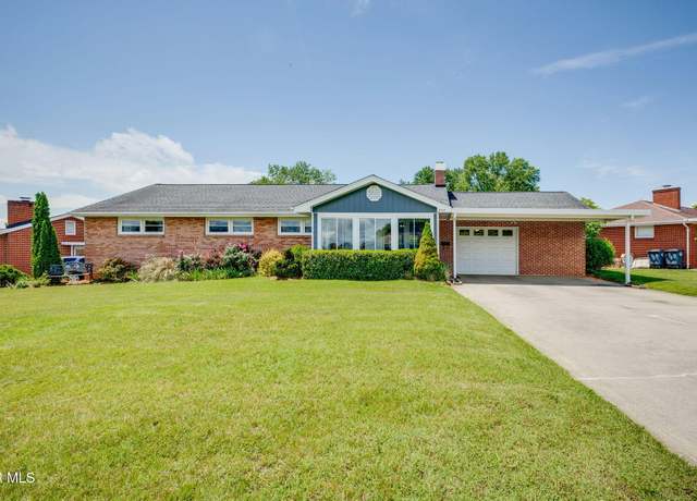 Property at 844 Mimosa Dr, Kingsport, TN 37660, 4 beds, 2 baths