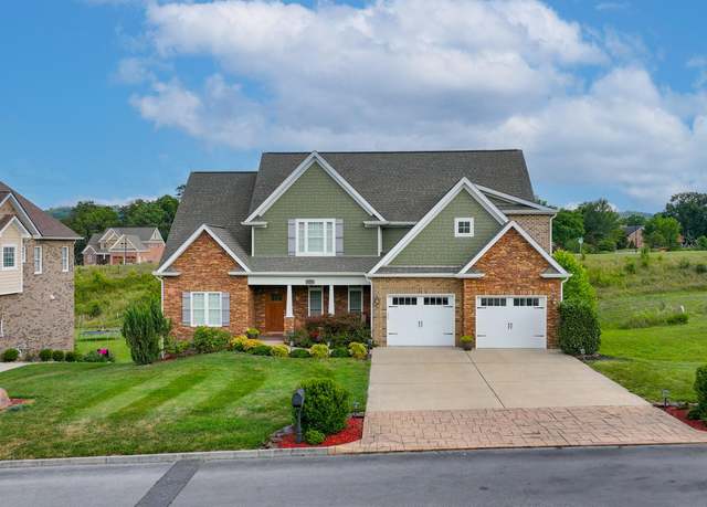 Property at 5028 Rose Gardens Cir, Kingsport, TN 37660, 4 beds, 3.5 baths