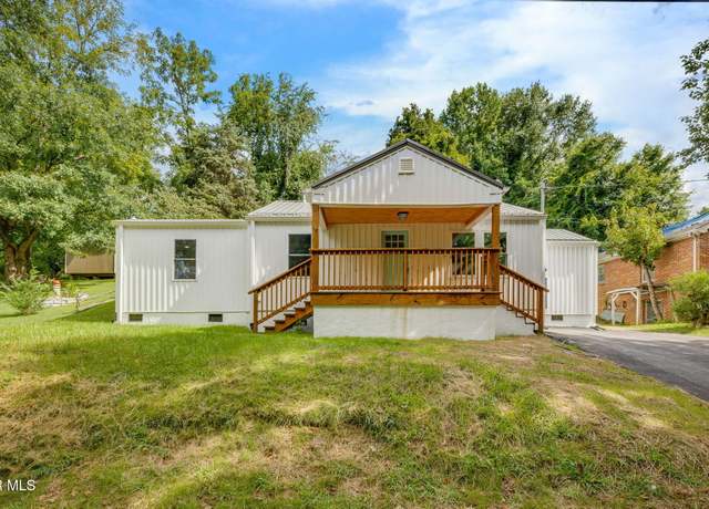 Property at 107 Depot St, Jonesborough, TN 37659, 3 beds, 2 baths
