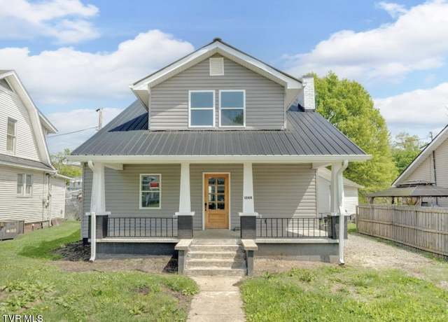 Property at 1246 Center St, Kingsport, TN 37660, 5 beds, 3.5 baths