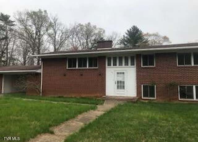 Property at 211 Carroll Dr, Fries, VA 24330, 3 beds, 2 baths
