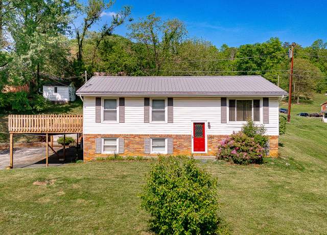 Property at 1400 Forest View Dr, Kingsport, TN 37660, 3 beds, 1 bath