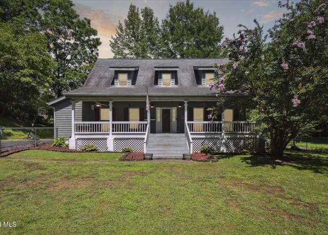Property at 4879 Back Valley Rd, Big Stone Gap, VA 24219, 3 beds, 2 baths