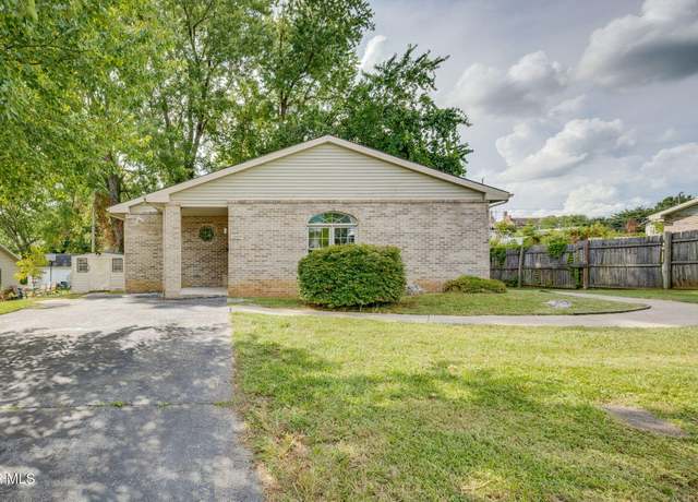 Property at 1009 Myrtle Ave, Johnson City, TN 37601, 3 beds, 1.5 baths