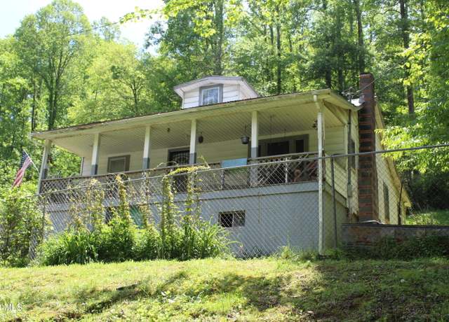 Property at 2967 Left Poor Valley Rd, Pennington Gap, VA 24277, 2 beds, 1 bath
